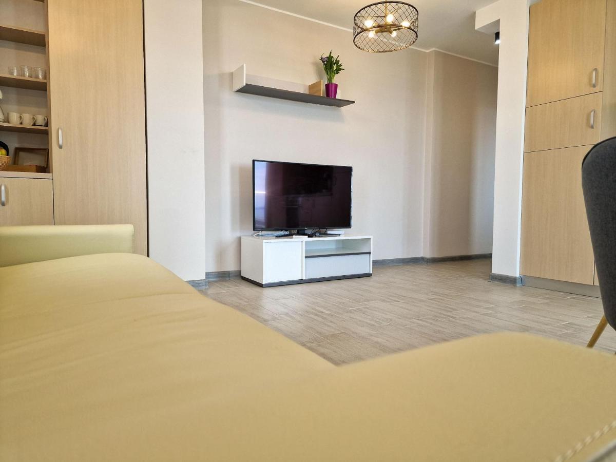 Panoramic Aparthotel Pool & Spa Mamaia Nord Năvodari Екстериор снимка