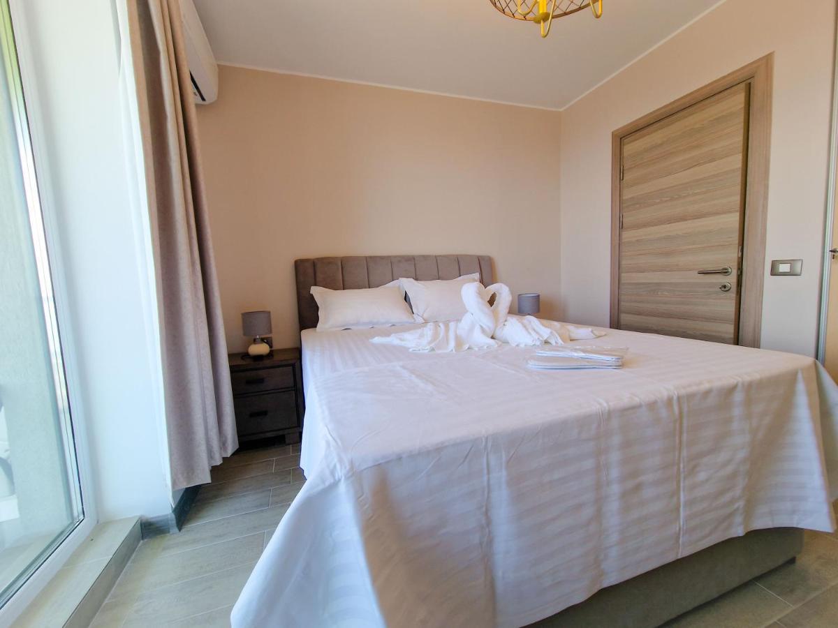Panoramic Aparthotel Pool & Spa Mamaia Nord Năvodari Екстериор снимка